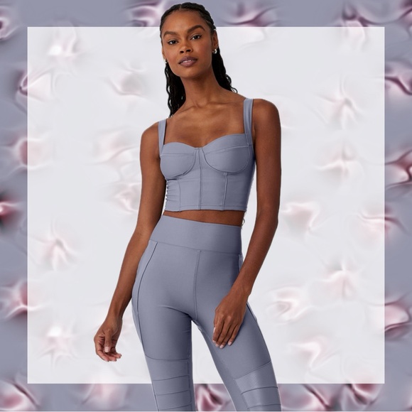 Alo Yoga Airlift Winter Warm Cropped Supermoto Tank in Fog size S NWT! - Picture 3 of 7